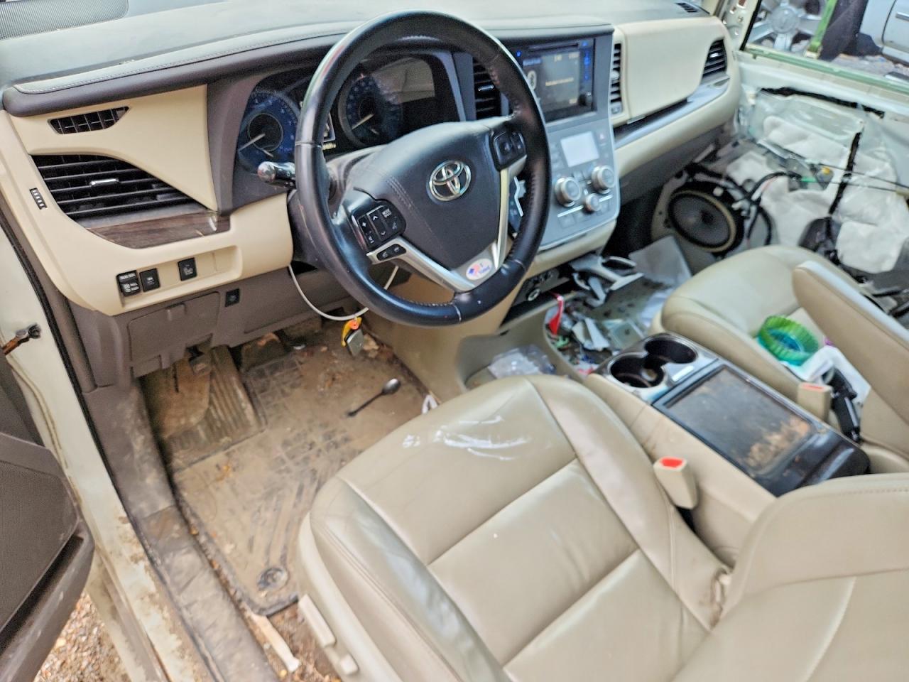 2015 TOYOTA SIENNA