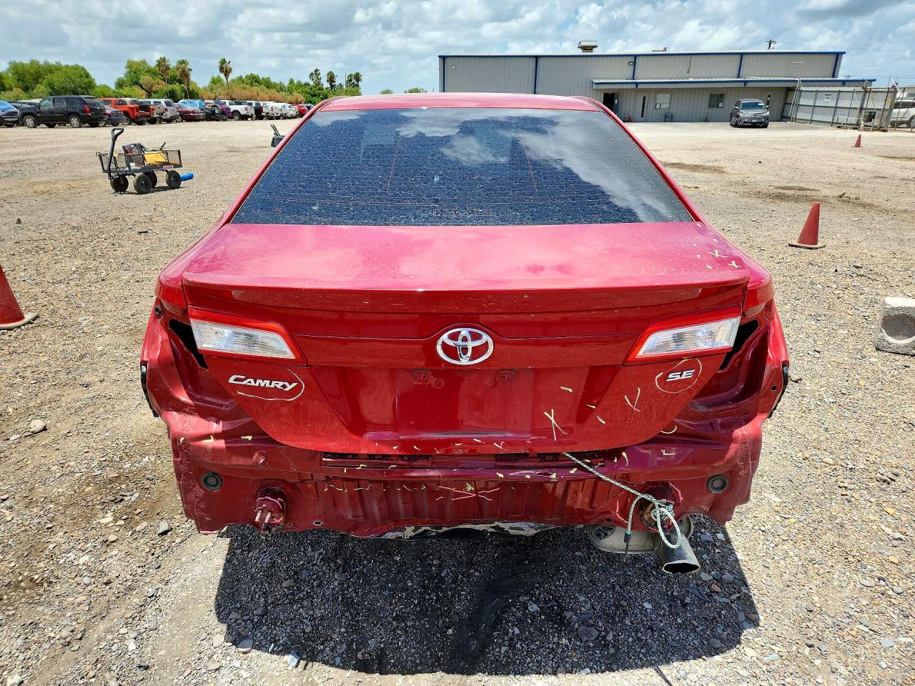2014 TOYOTA CAMRY