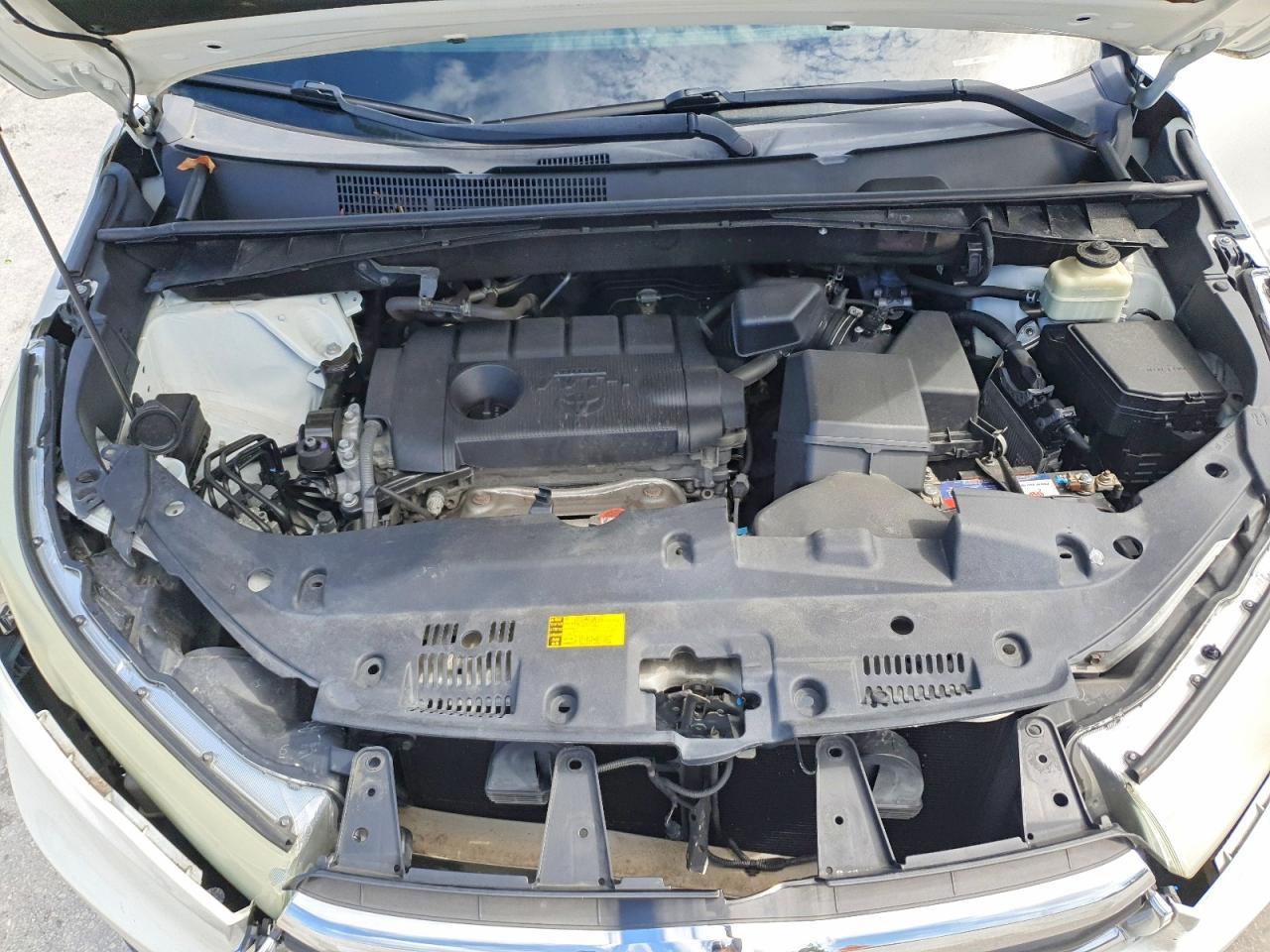 2016 TOYOTA HIGHLANDER