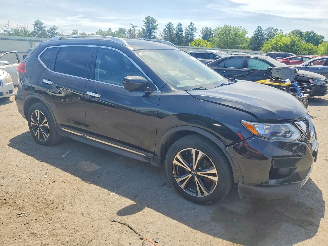 2018 NISSAN ROGUE