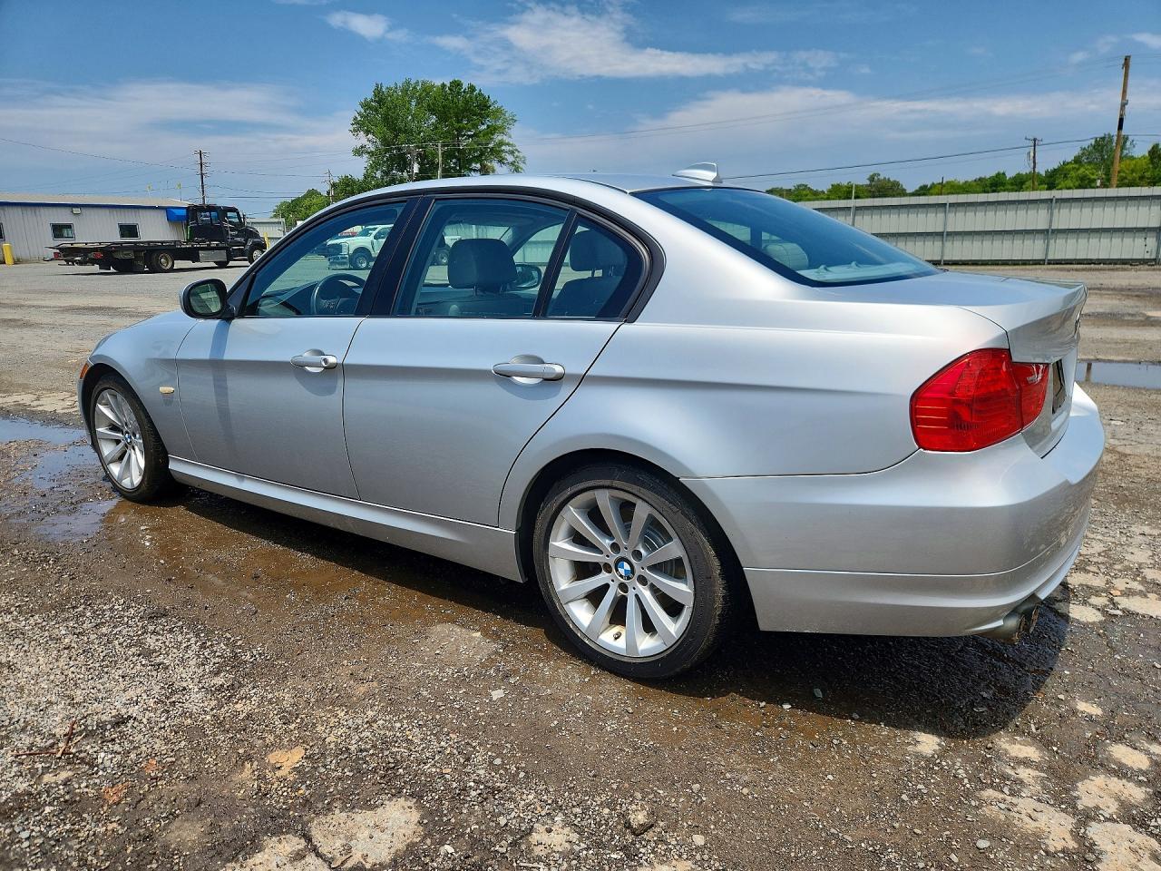 2011 BMW 3 SERIES