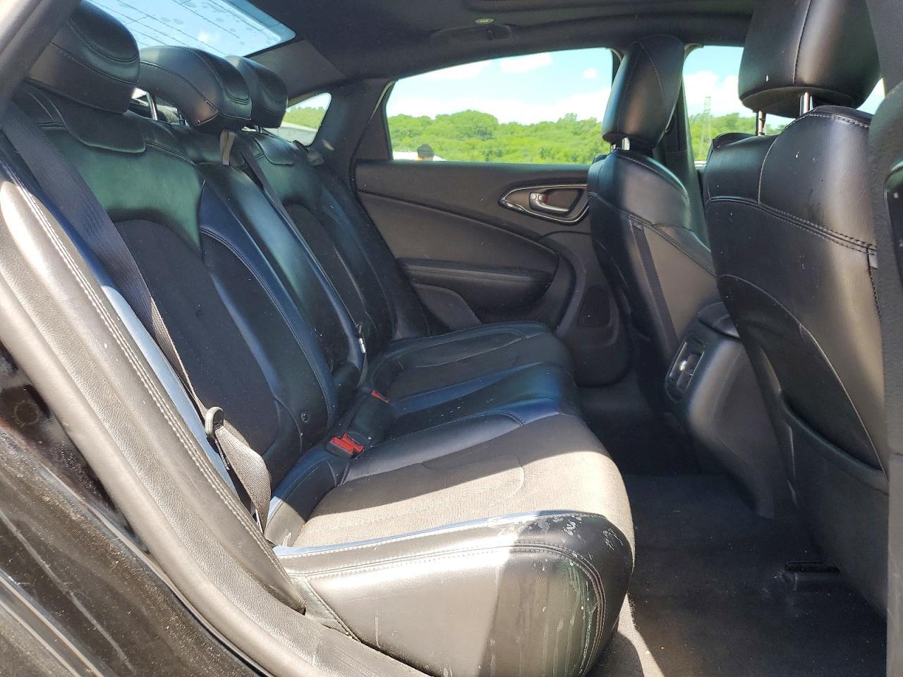2016 CHRYSLER 200