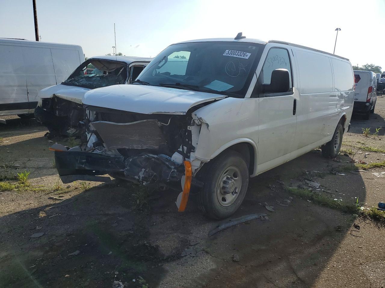 2025 CHEVROLET Express 3500