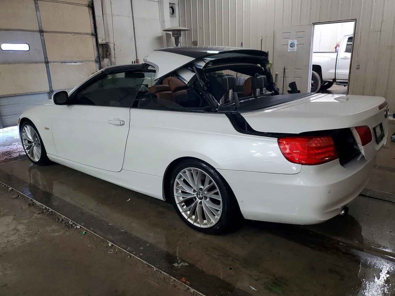 2011 BMW 3 SERIES
