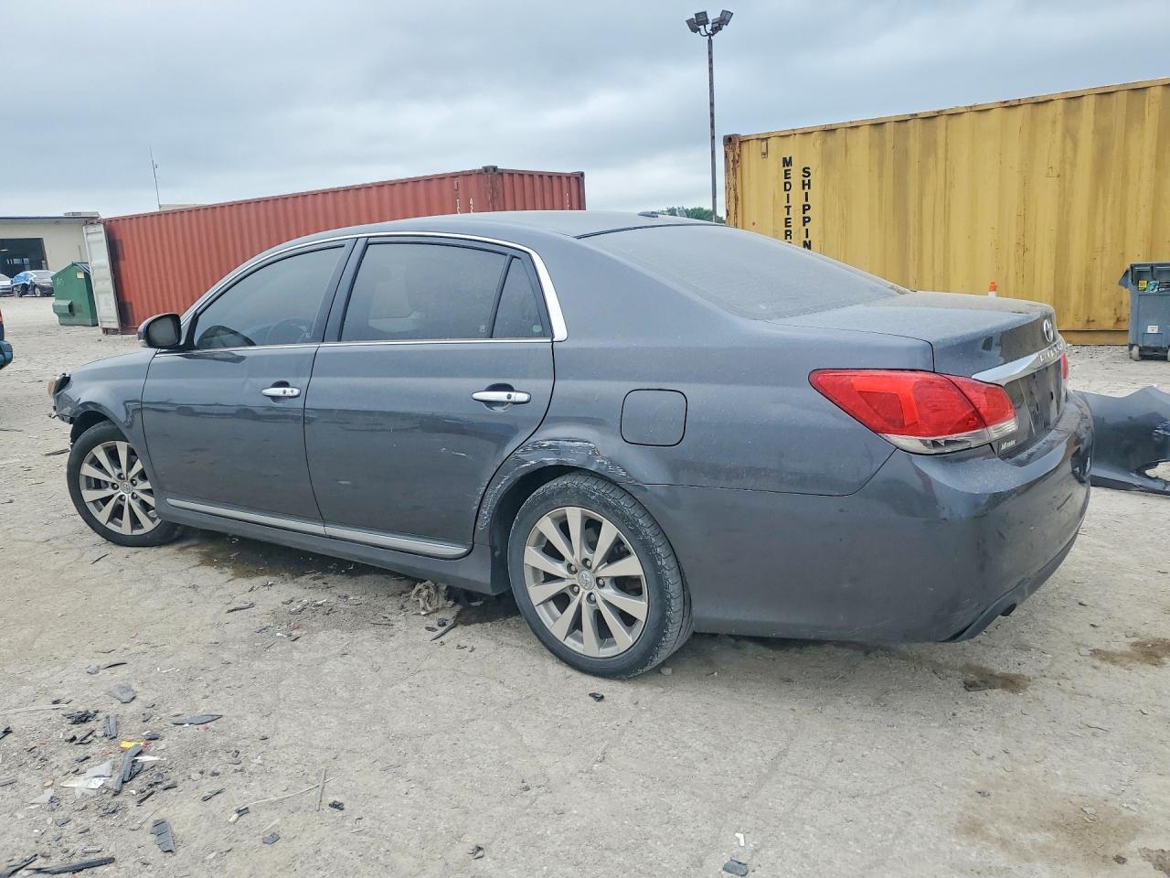2011 TOYOTA Avalon