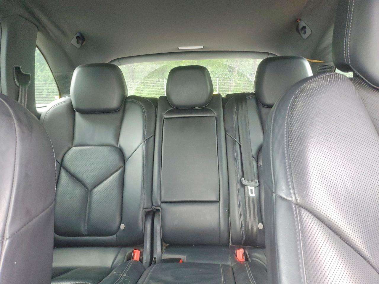 2013 PORSCHE CAYENNE