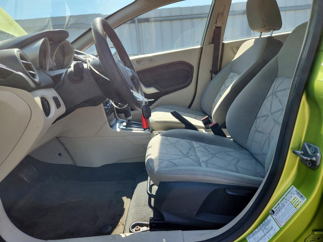 2011 FORD Fiesta