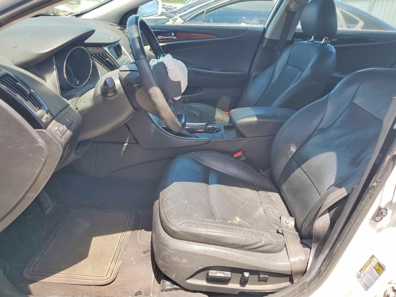 2011 HYUNDAI SONATA
