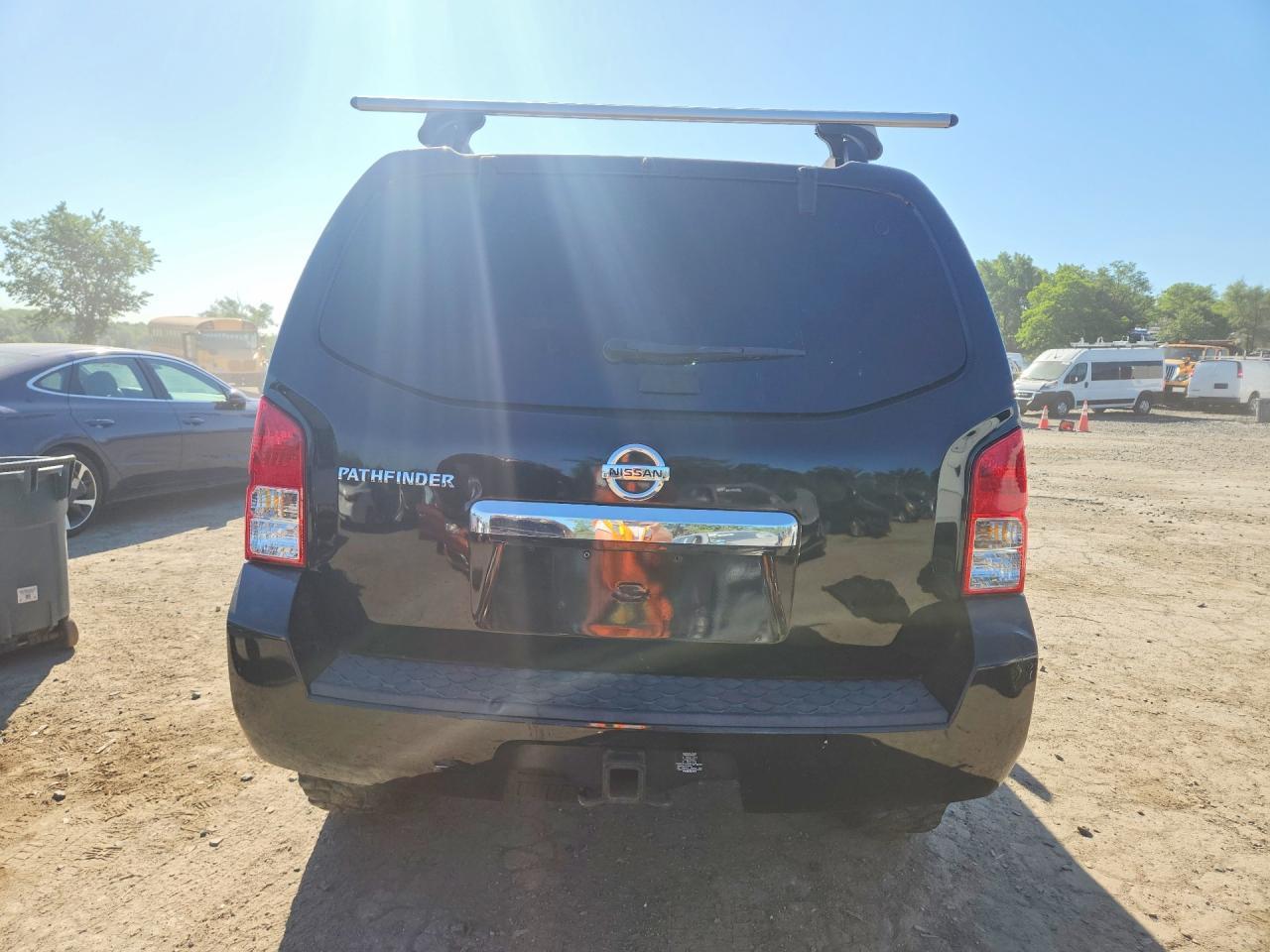 2011 NISSAN PATHFINDER