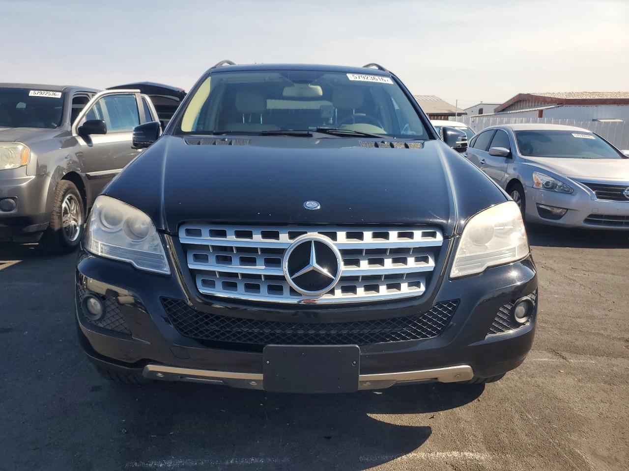 2011 MERCEDES-BENZ ML-Class