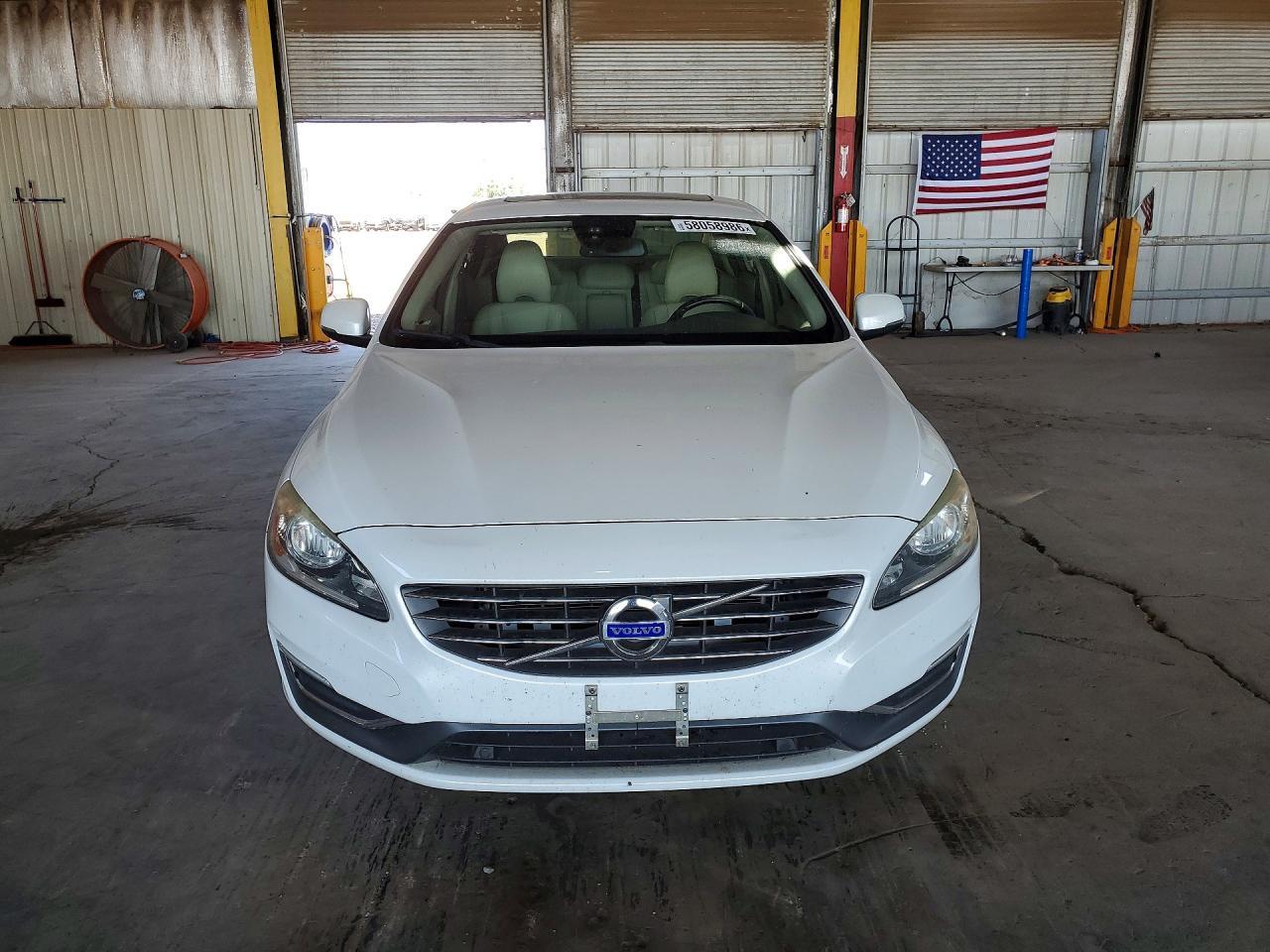 2015 VOLVO S60