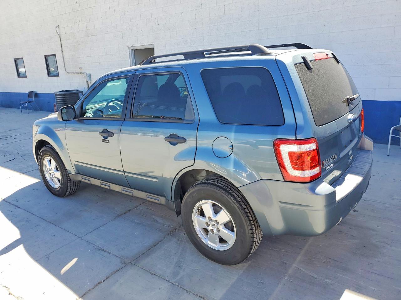 2010 FORD ESCAPE