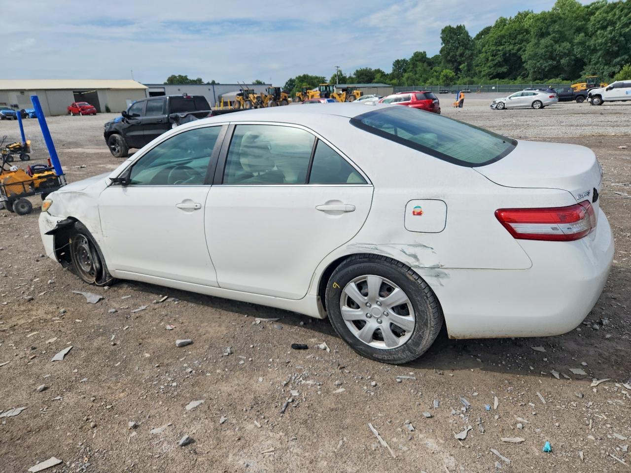 2011 TOYOTA CAMRY