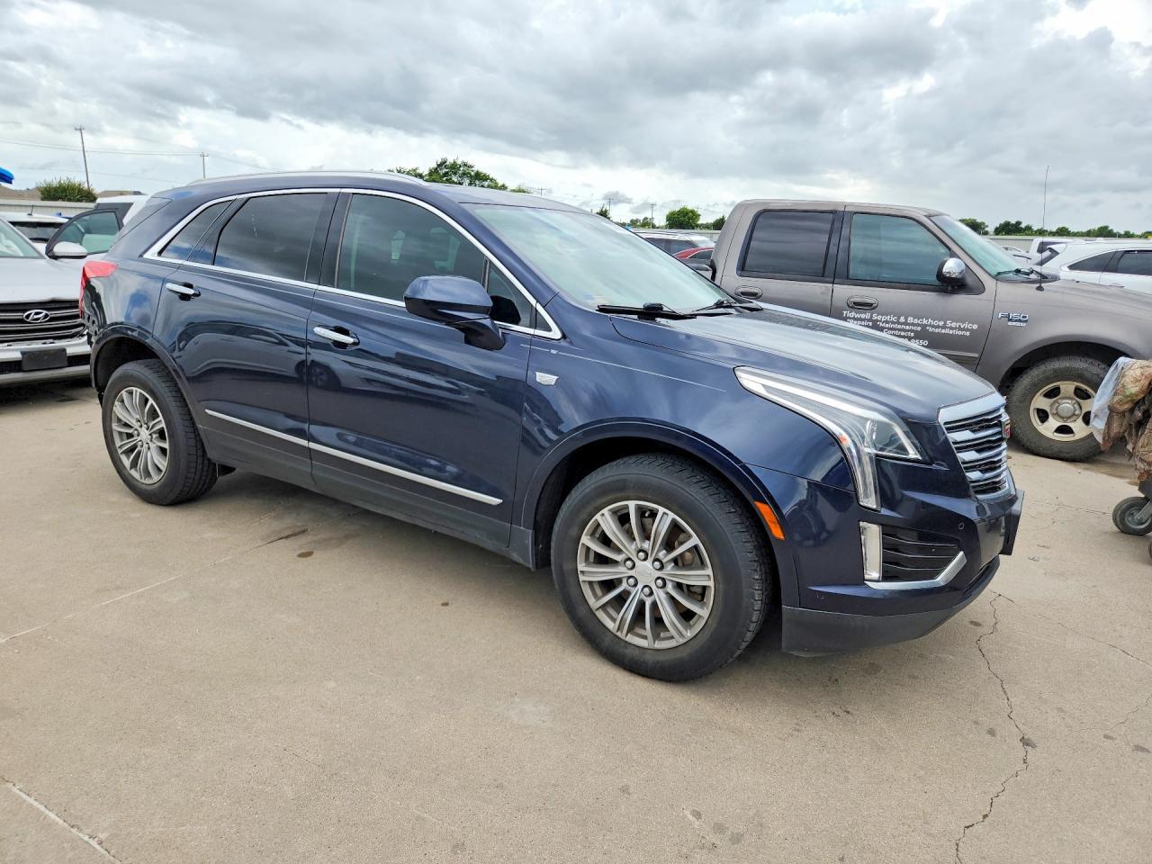 2017 CADILLAC XT5