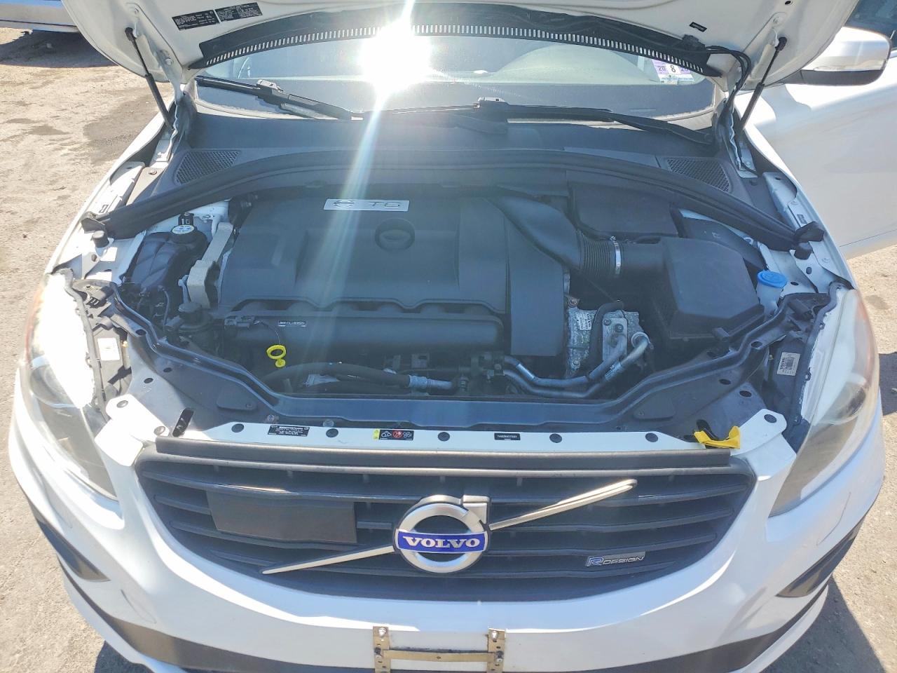 2015 VOLVO XC60