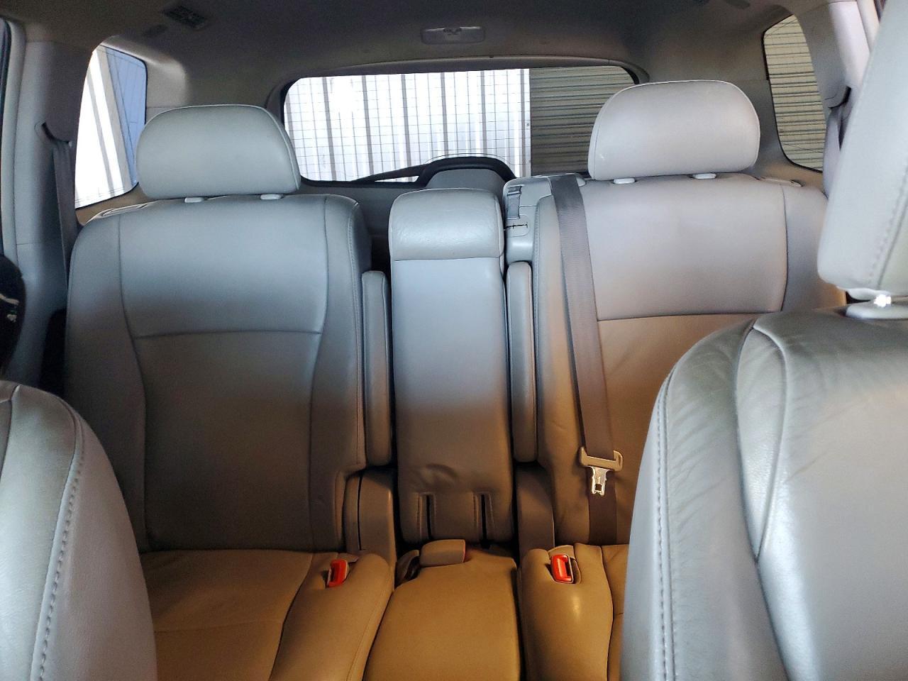 2011 TOYOTA HIGHLANDER