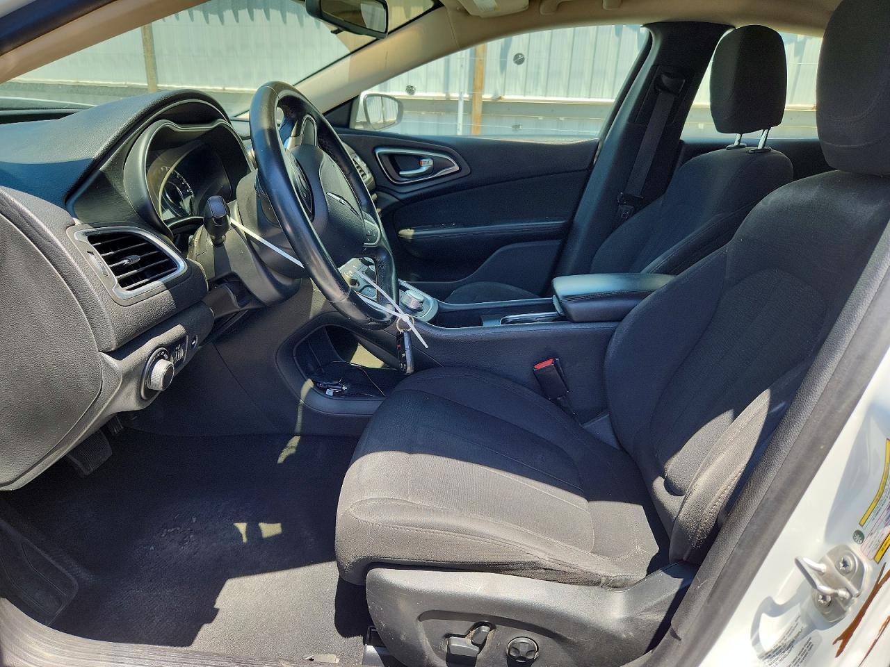 2016 CHRYSLER 200