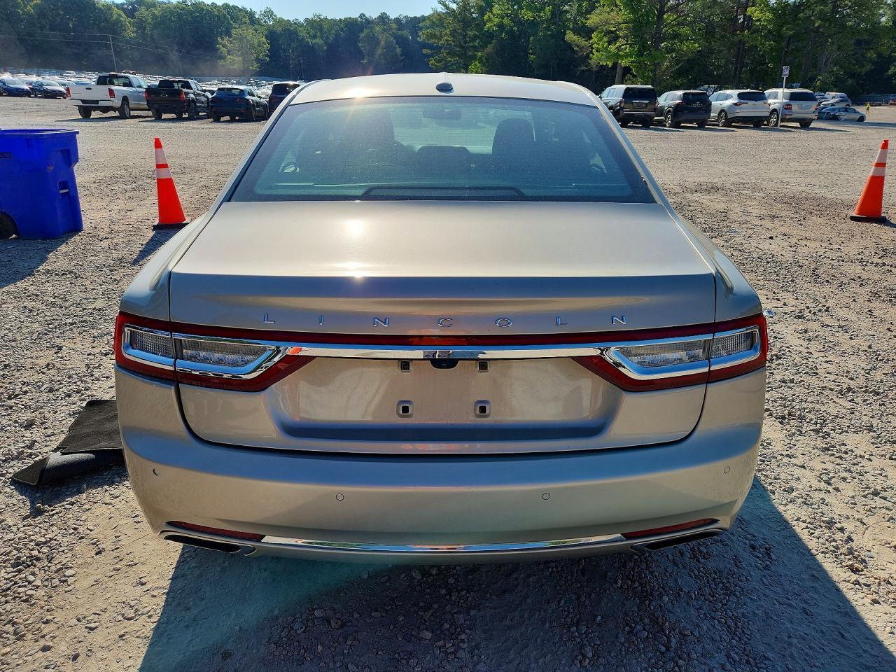 2017 LINCOLN Continental
