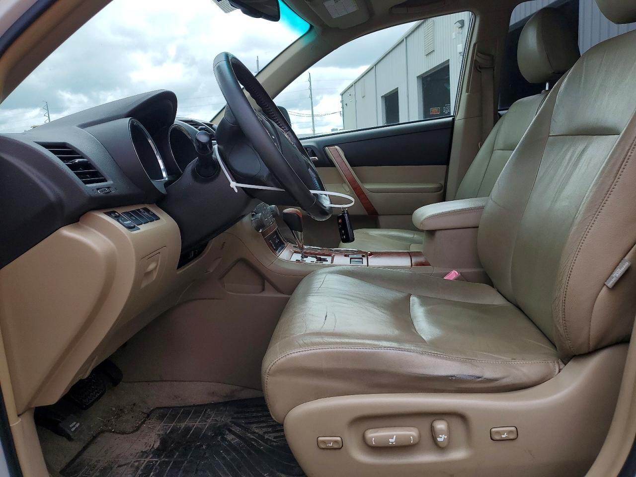2010 TOYOTA HIGHLANDER
