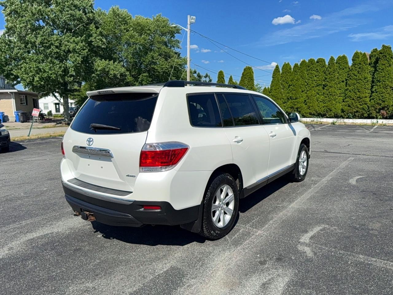 2011 TOYOTA HIGHLANDER