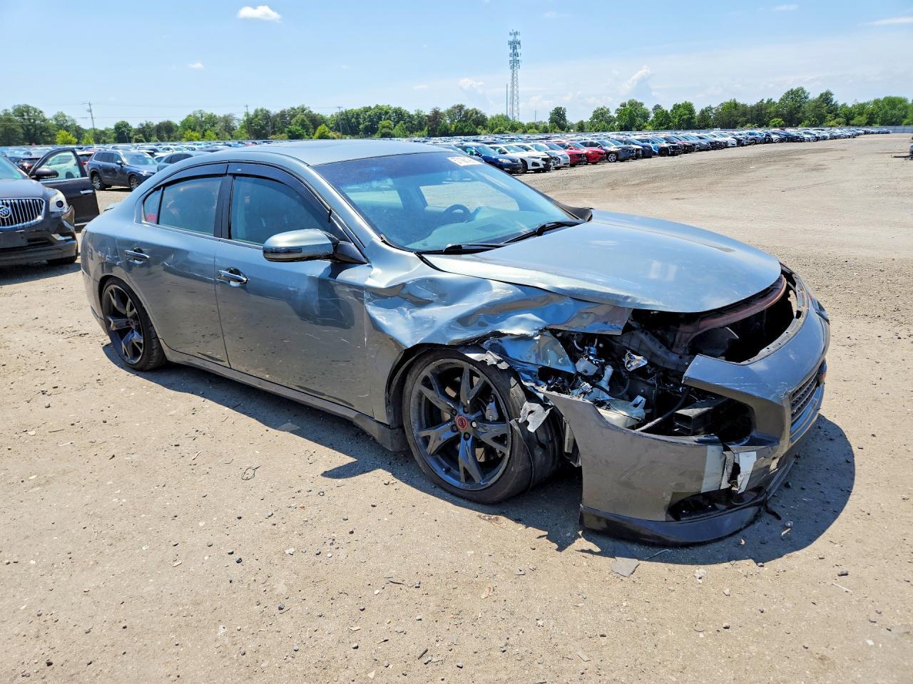 2011 NISSAN Maxima