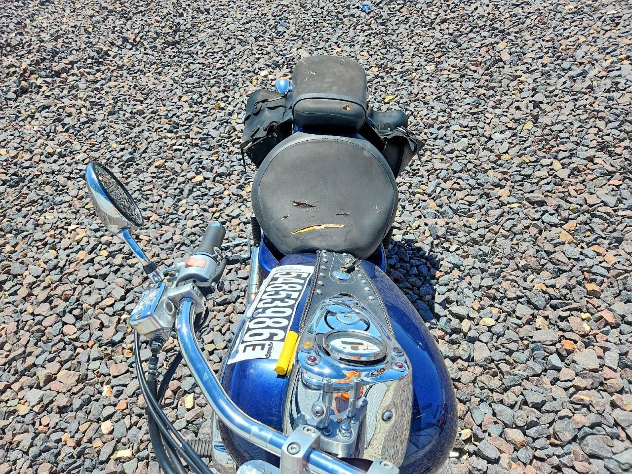 2002 HONDA Vt750