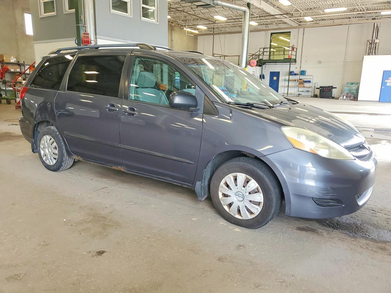 2006 TOYOTA SIENNA