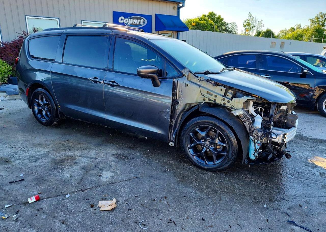 2020 CHRYSLER Pacifica