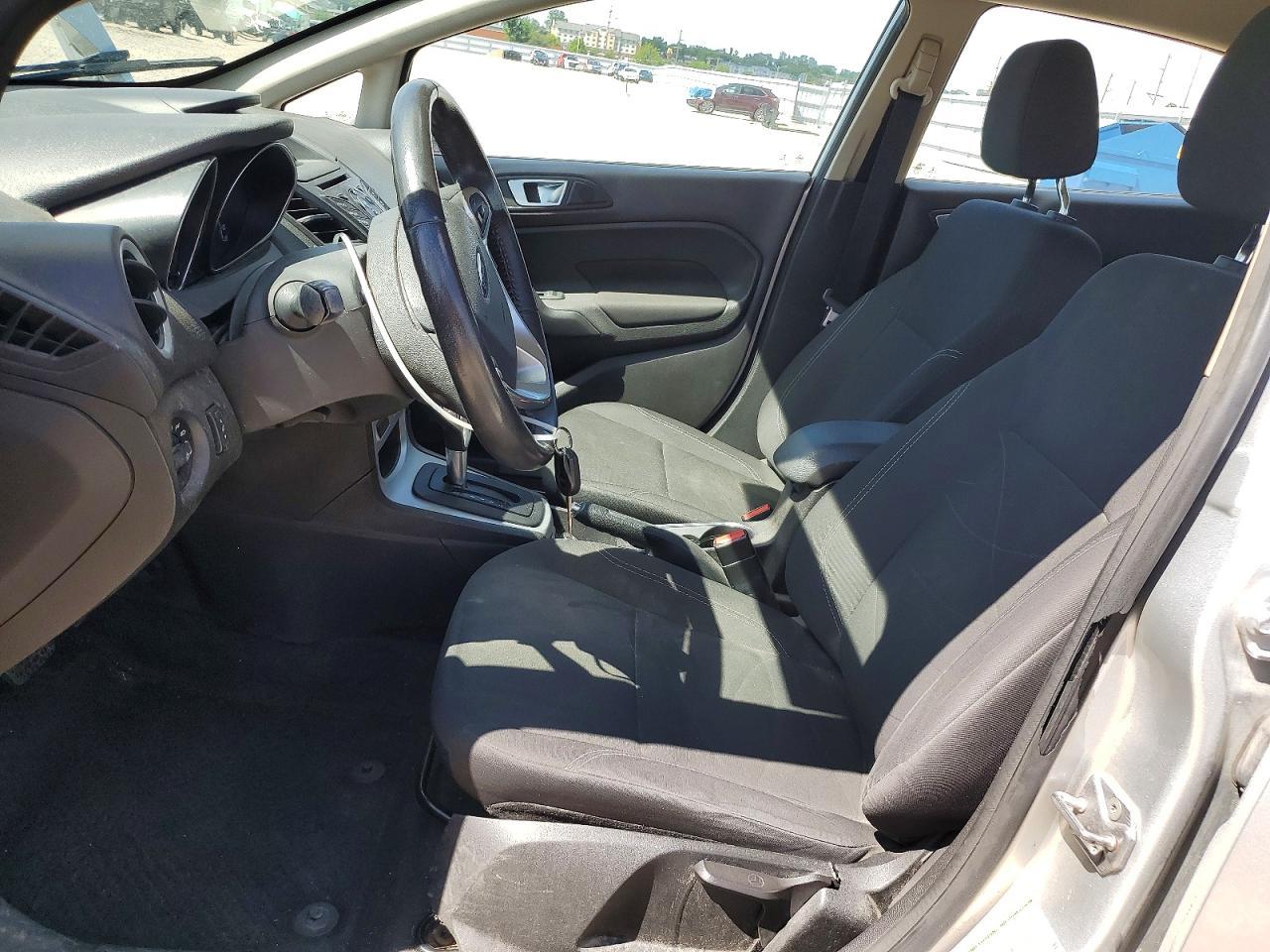 2016 FORD Fiesta