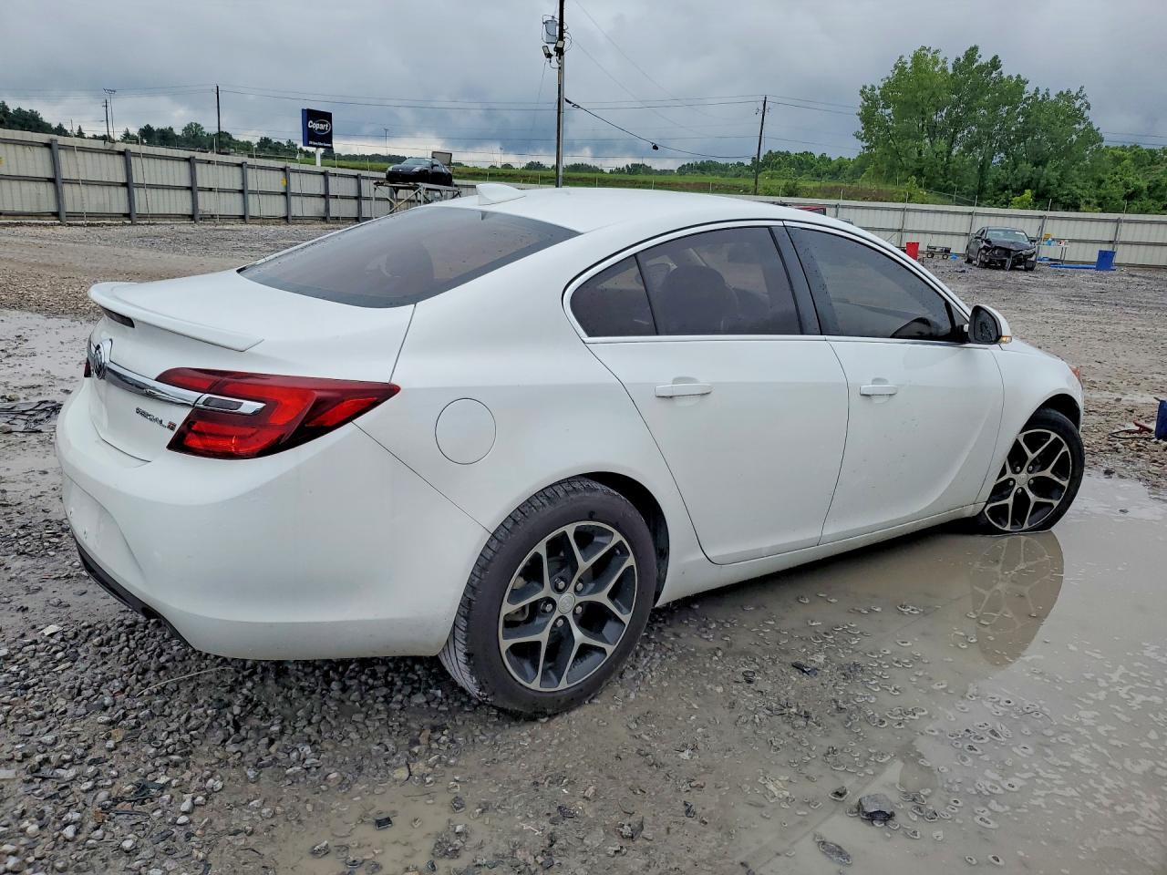 2017 BUICK Regal