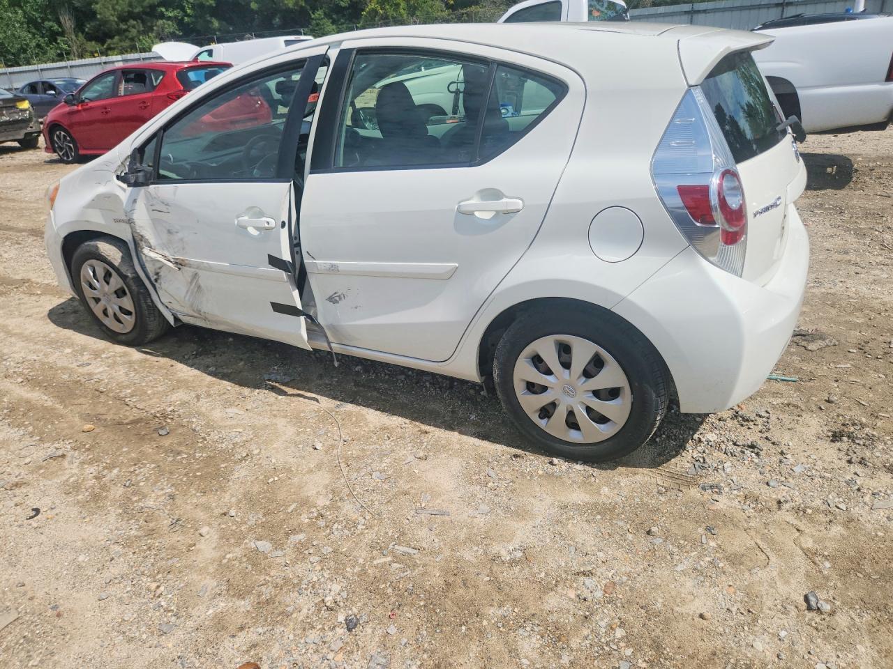 2014 TOYOTA Prius c