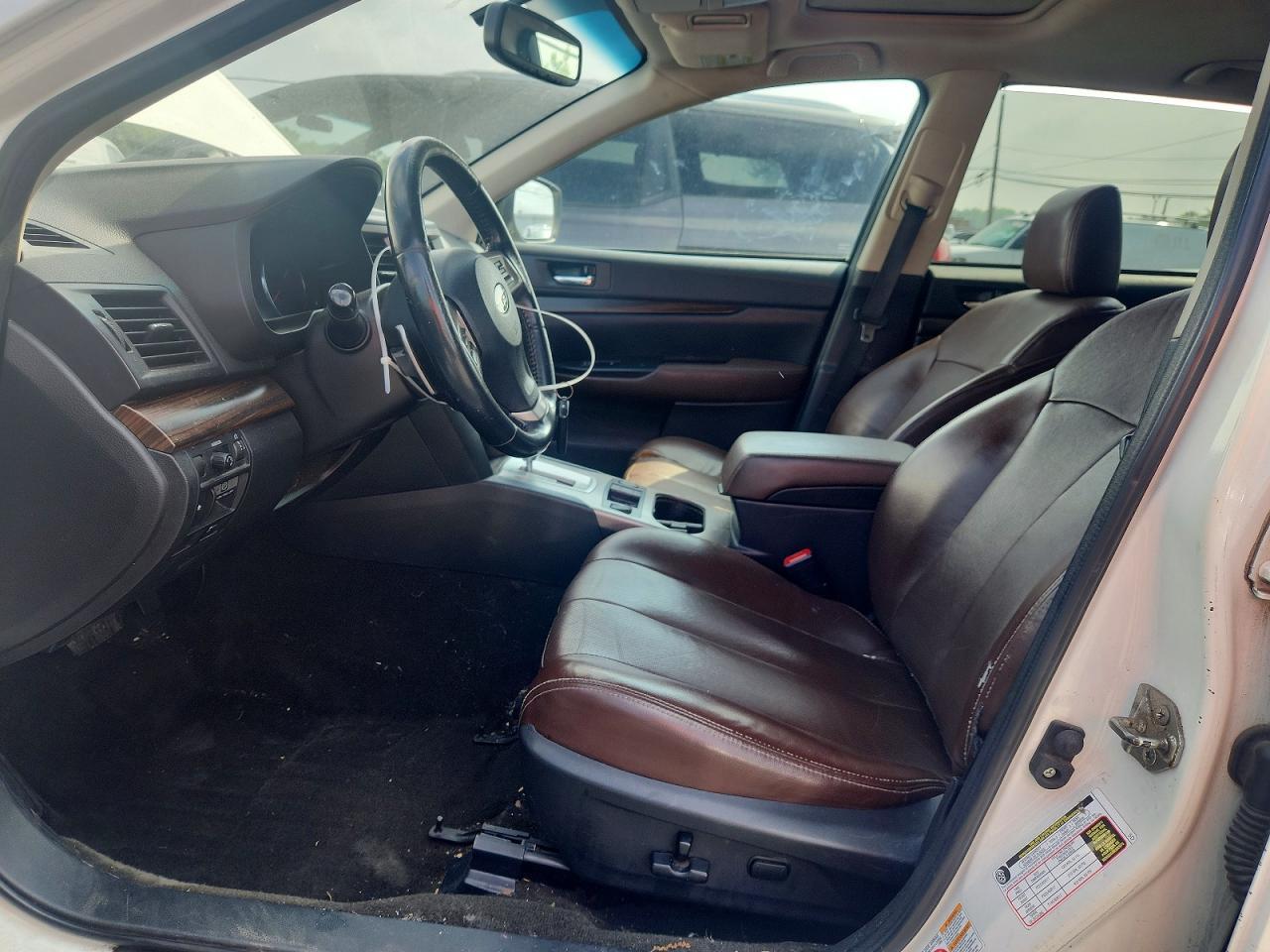 2013 SUBARU Outback