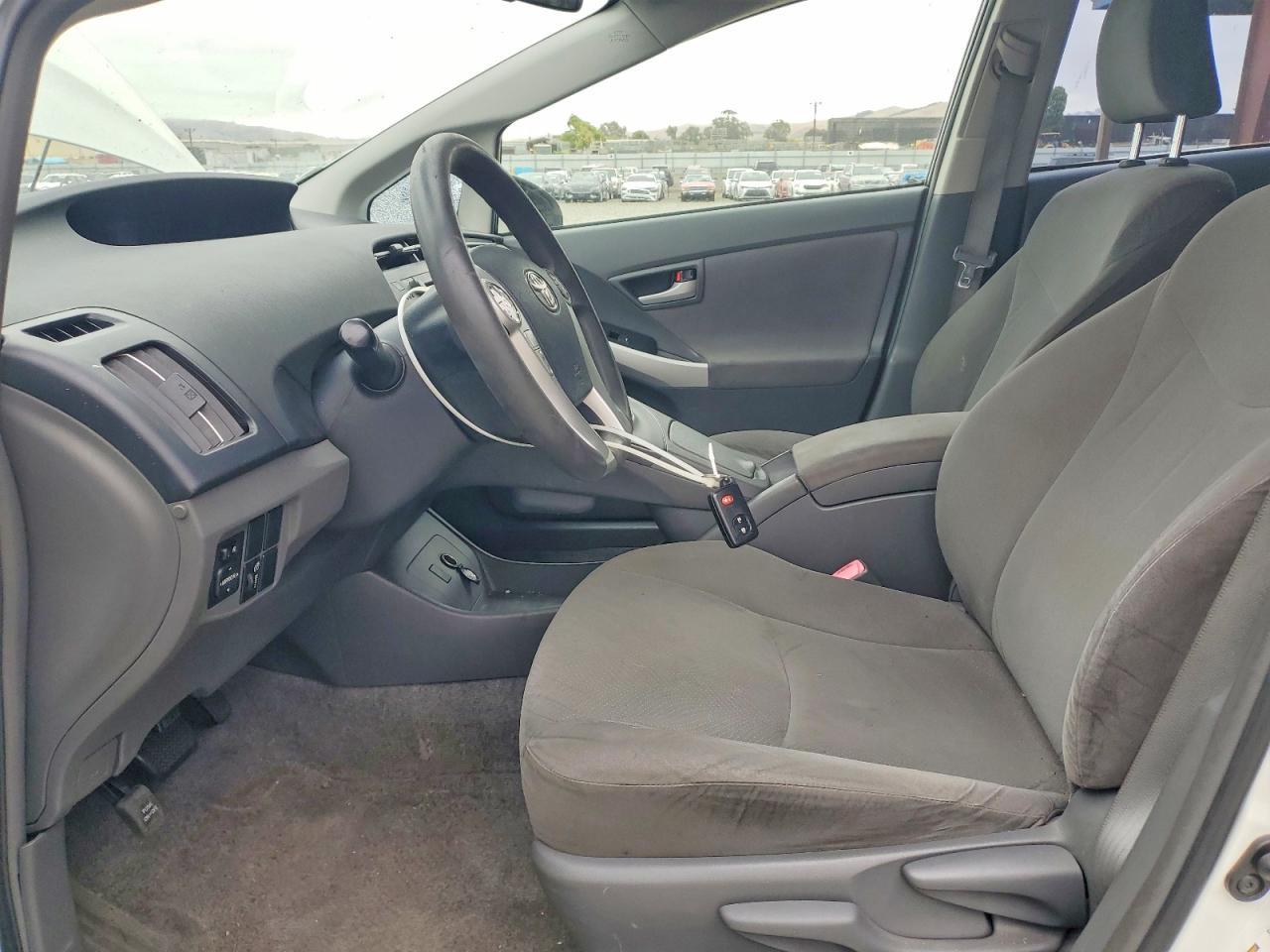 2011 TOYOTA PRIUS
