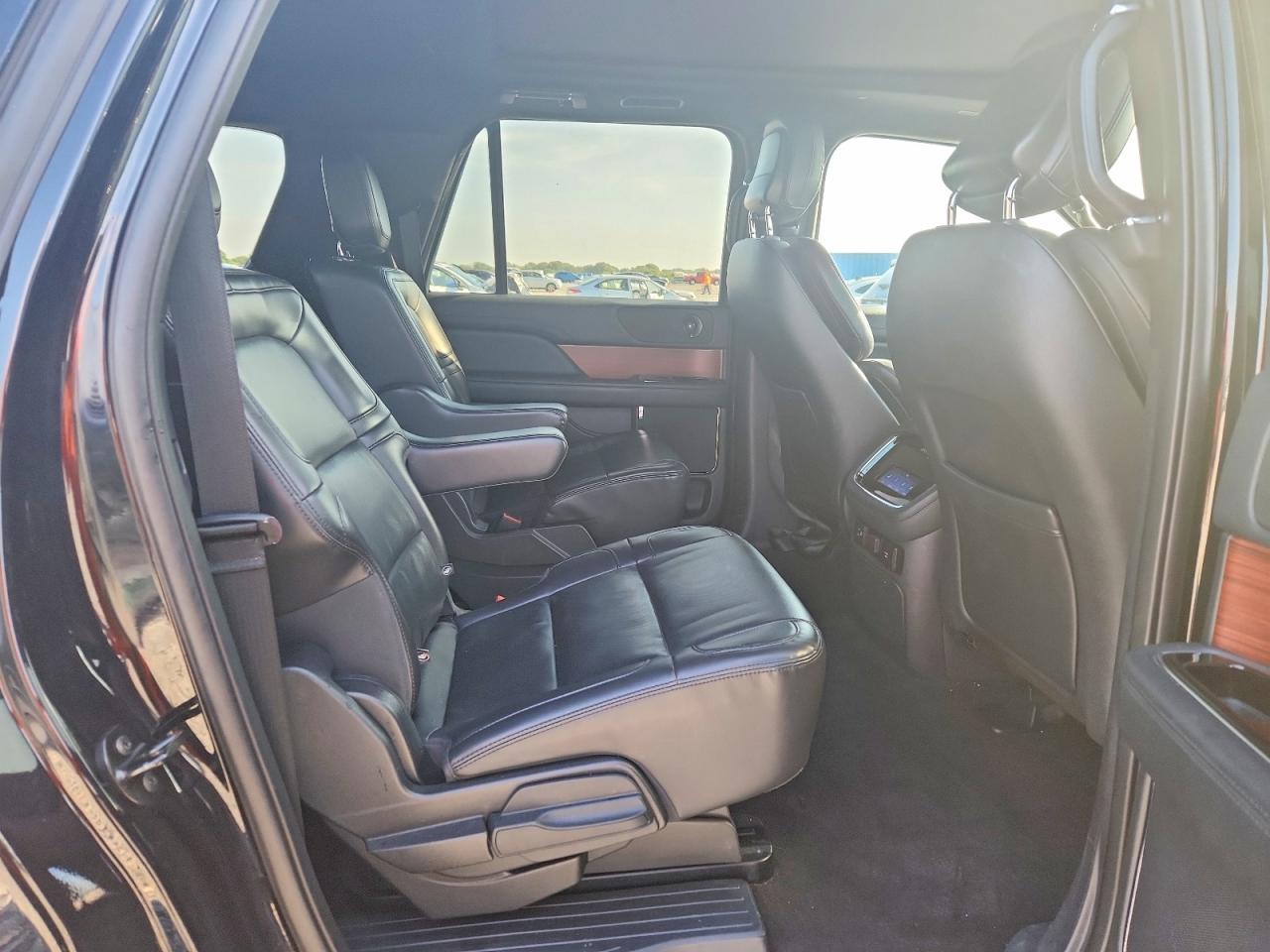 2022 LINCOLN Navigator