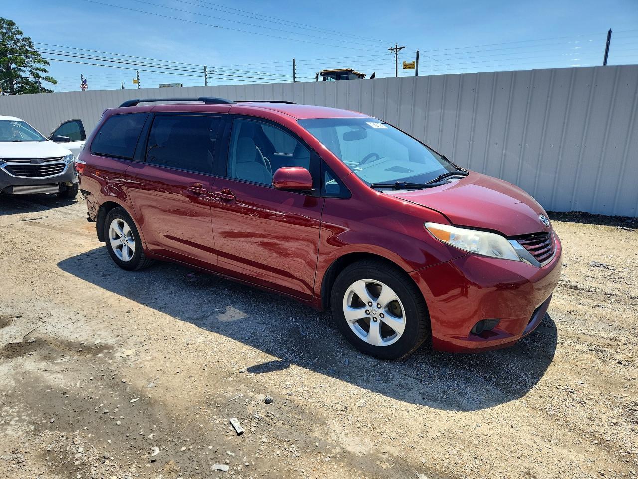 2017 TOYOTA SIENNA