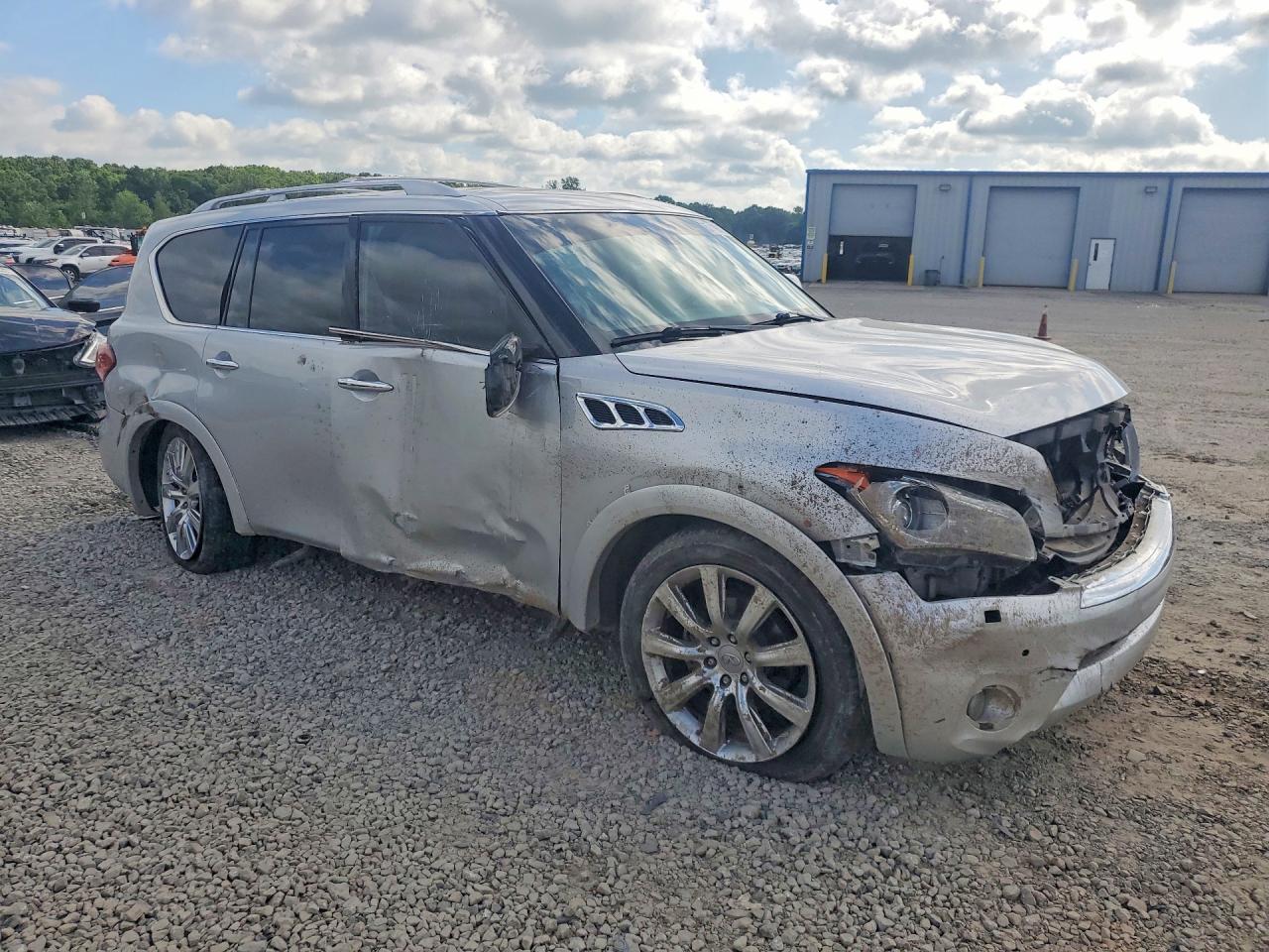 2011 INFINITI QX56