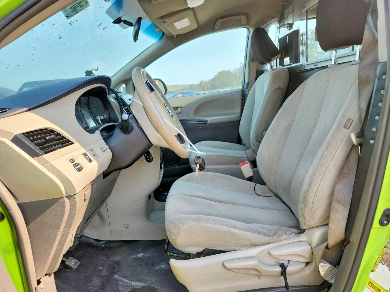 2014 TOYOTA SIENNA