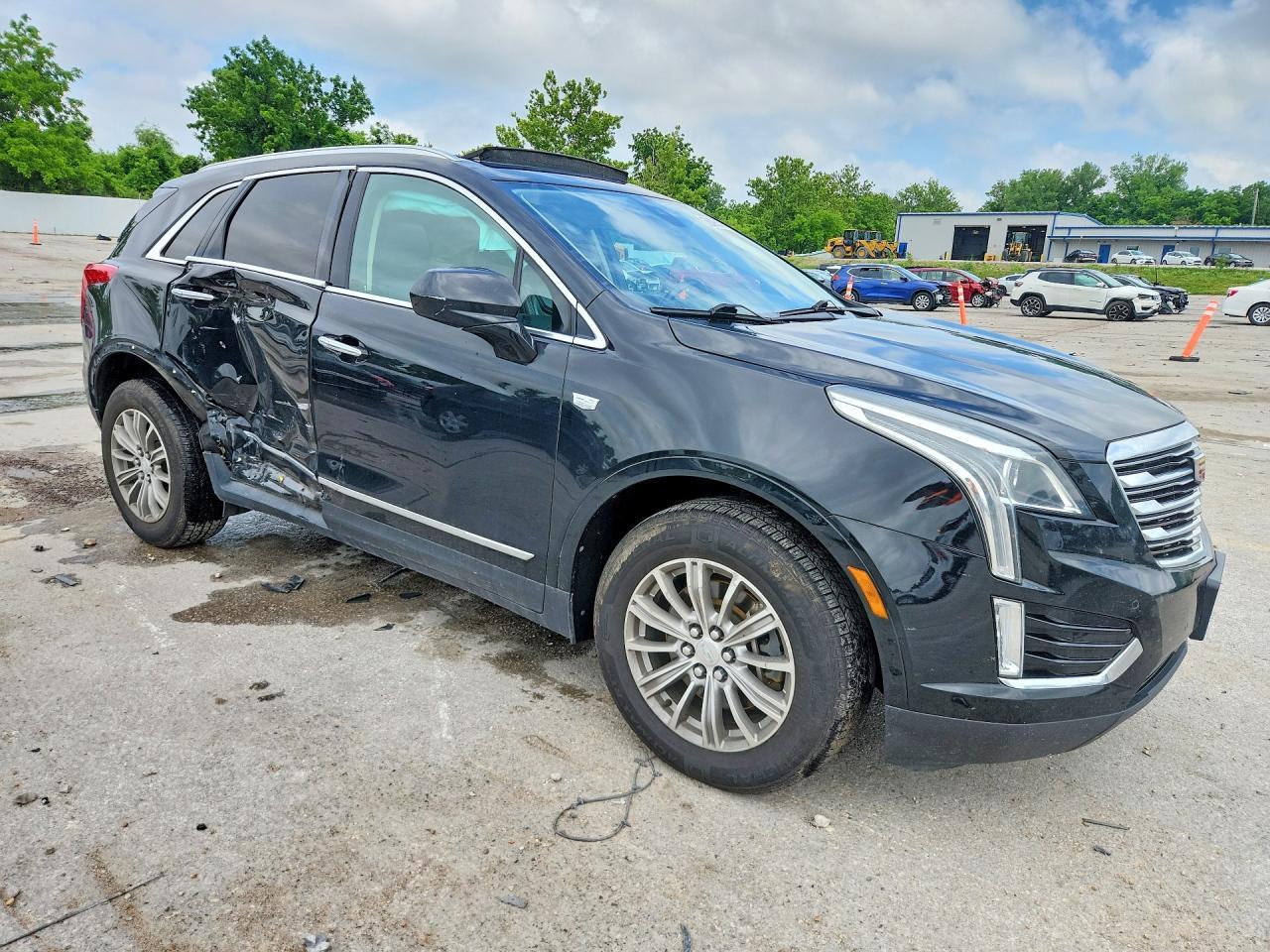 2017 CADILLAC XT5