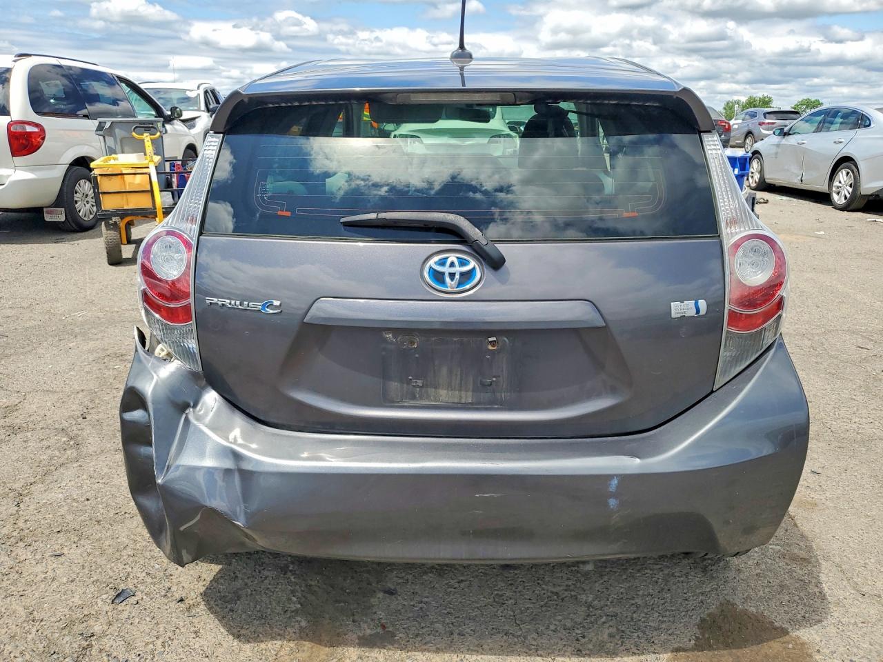 2013 TOYOTA Prius c