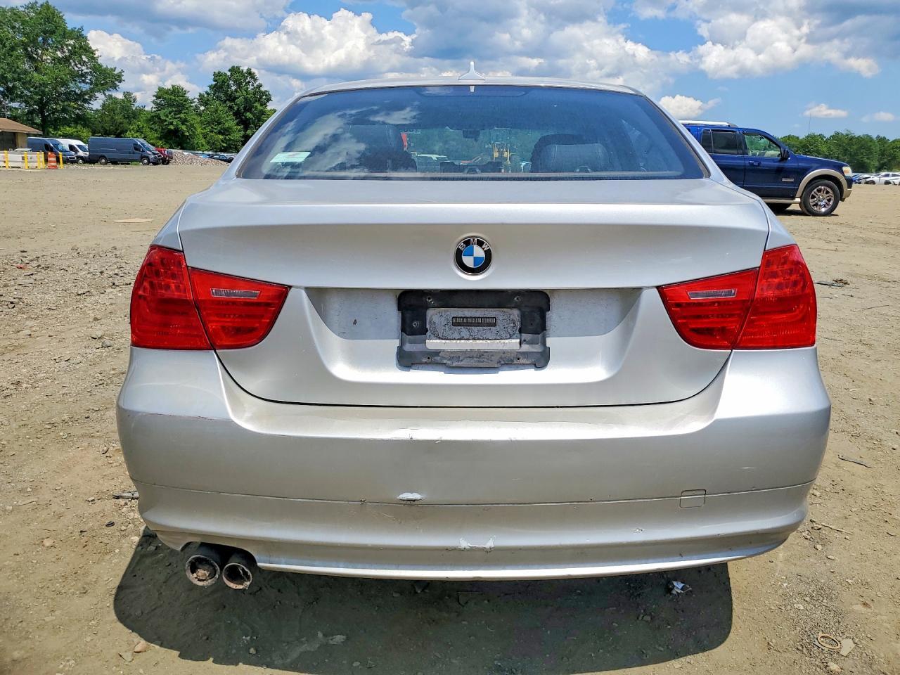 2011 BMW 3 SERIES