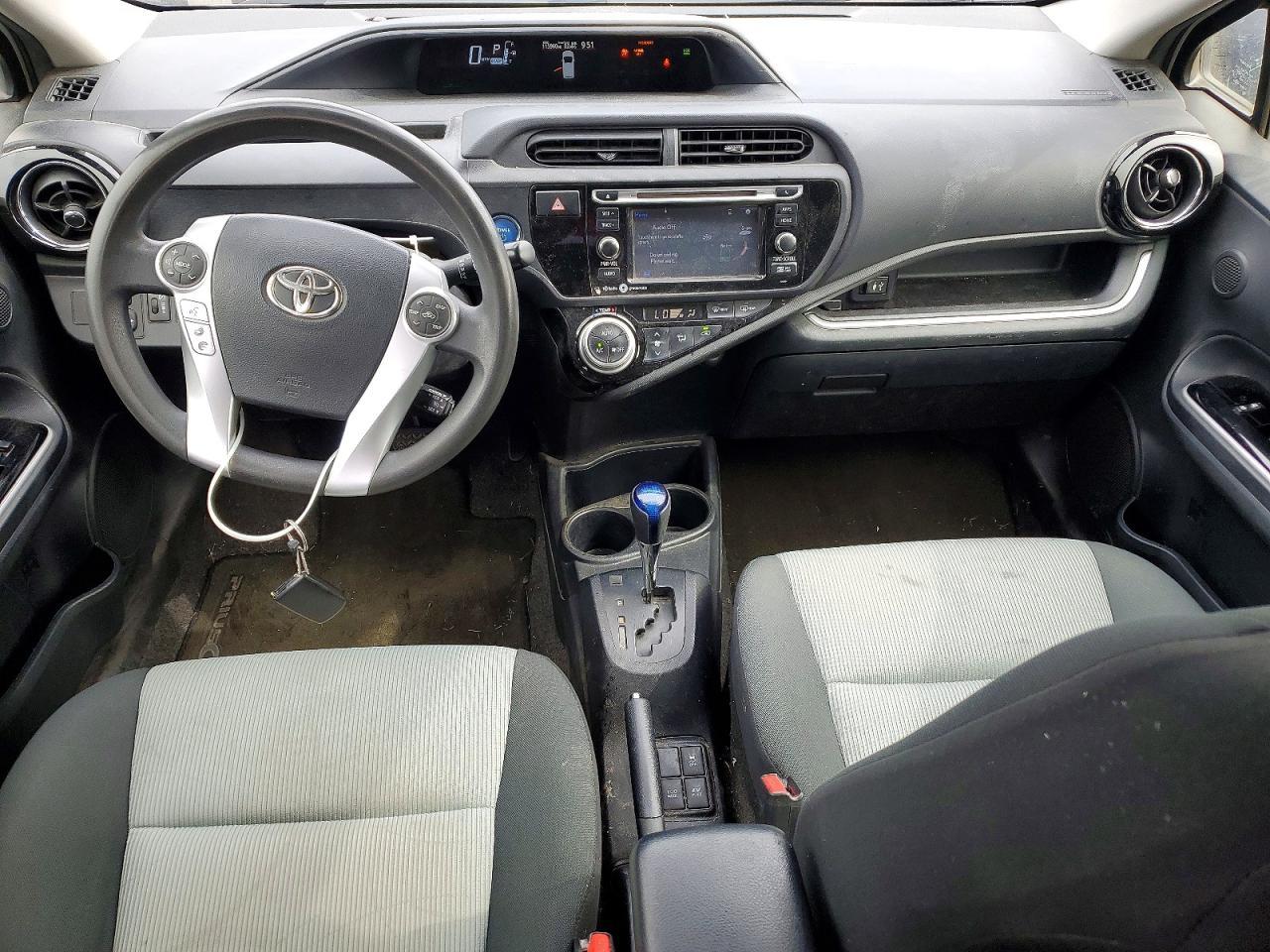 2015 TOYOTA Prius c