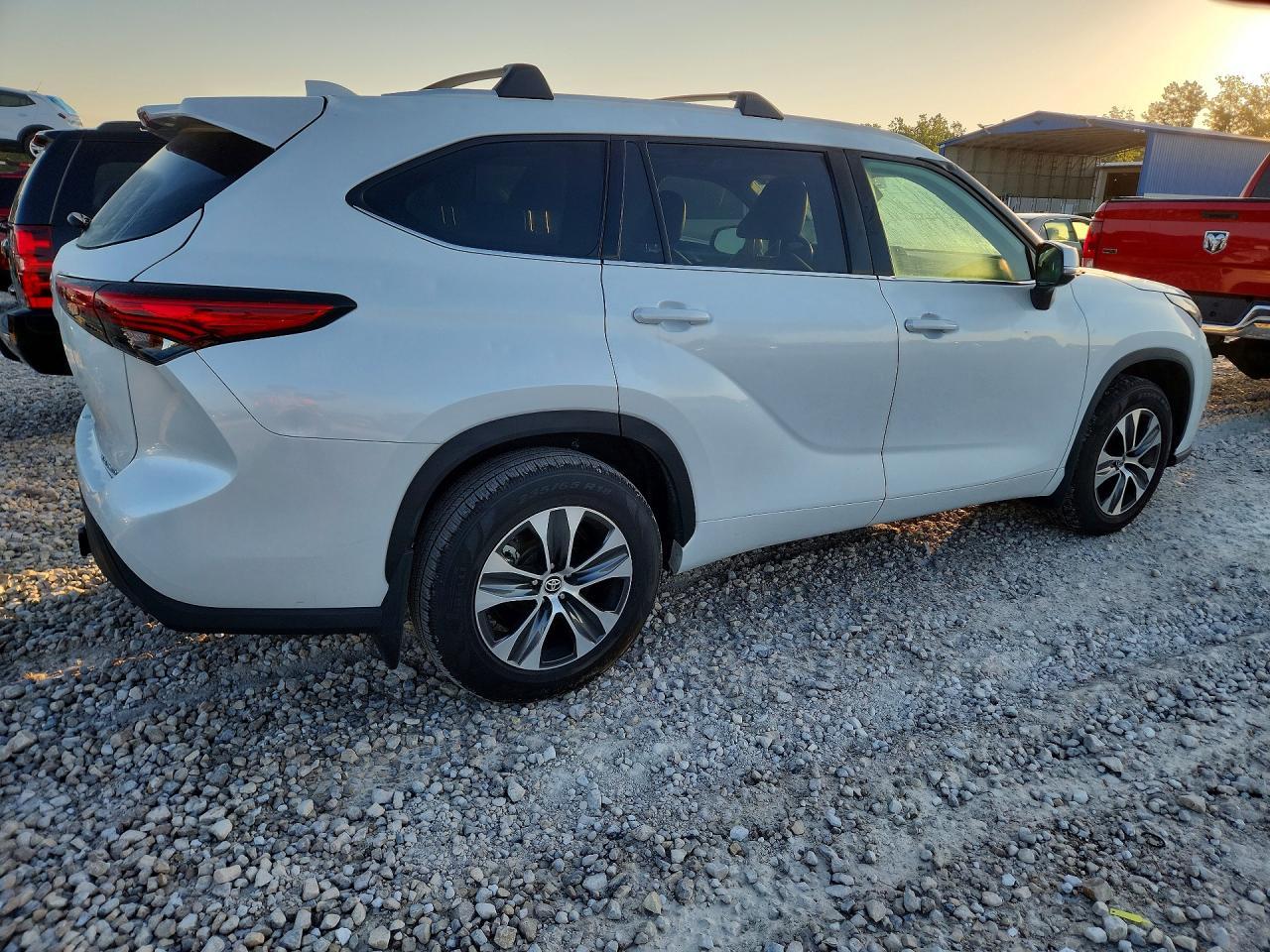 2022 TOYOTA HIGHLANDER
