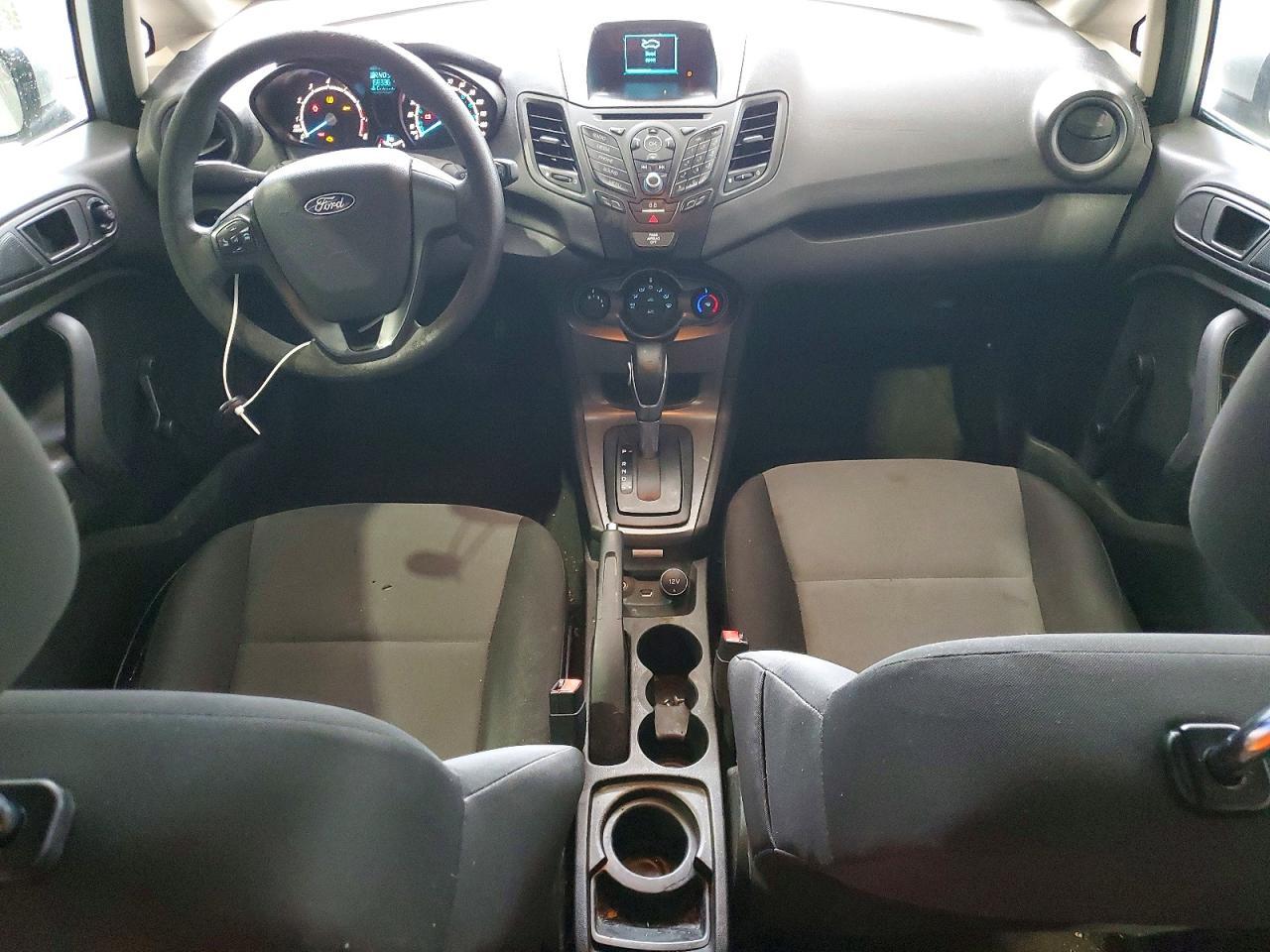 2016 FORD Fiesta