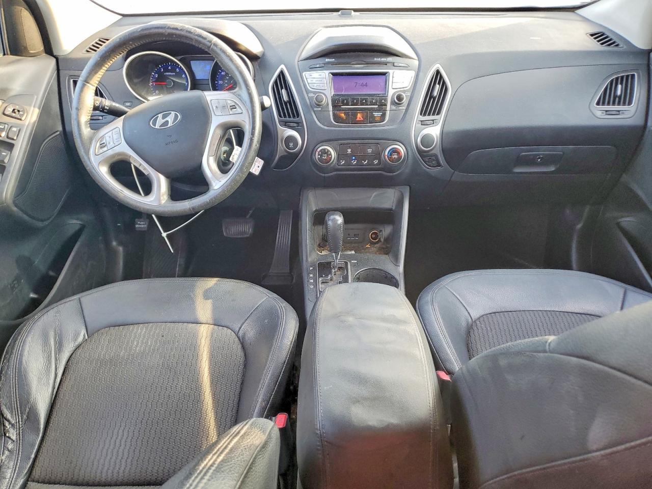 2011 HYUNDAI TUCSON