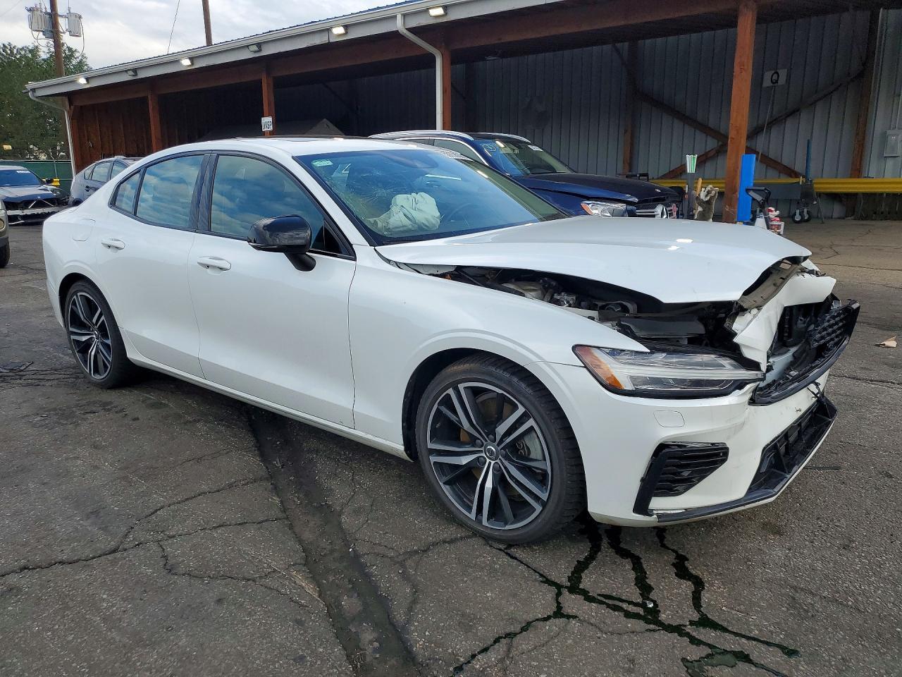 2022 VOLVO S60