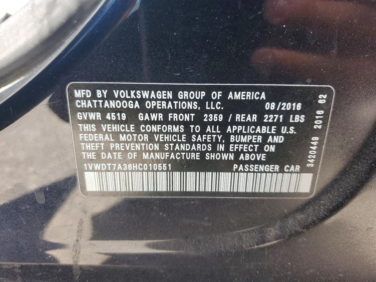2017 VOLKSWAGEN Passat