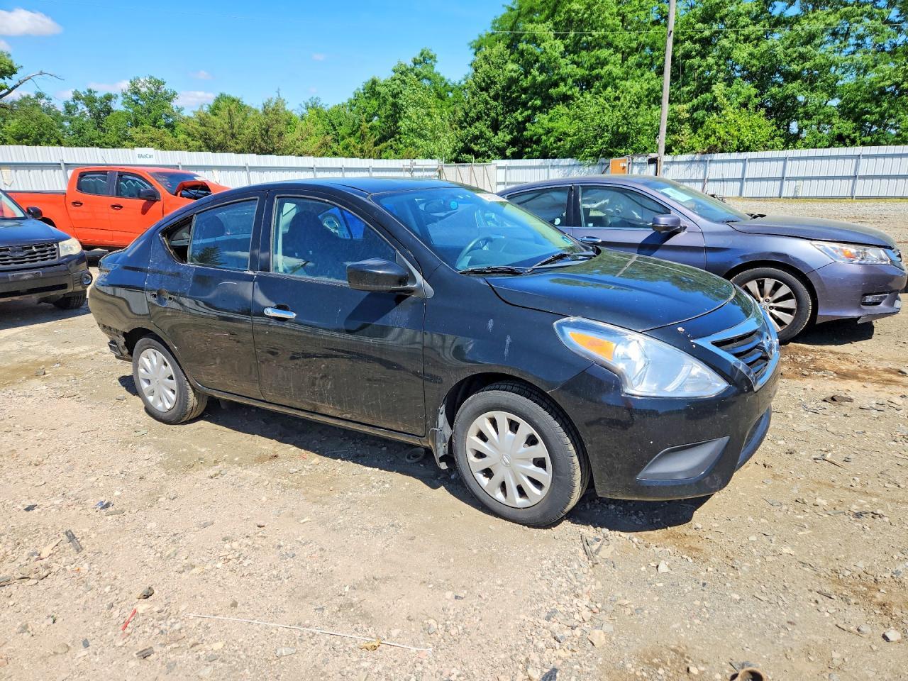 2017 NISSAN VERSA