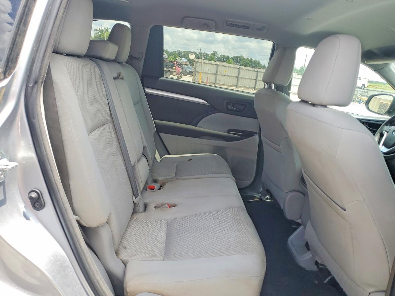 2016 TOYOTA HIGHLANDER