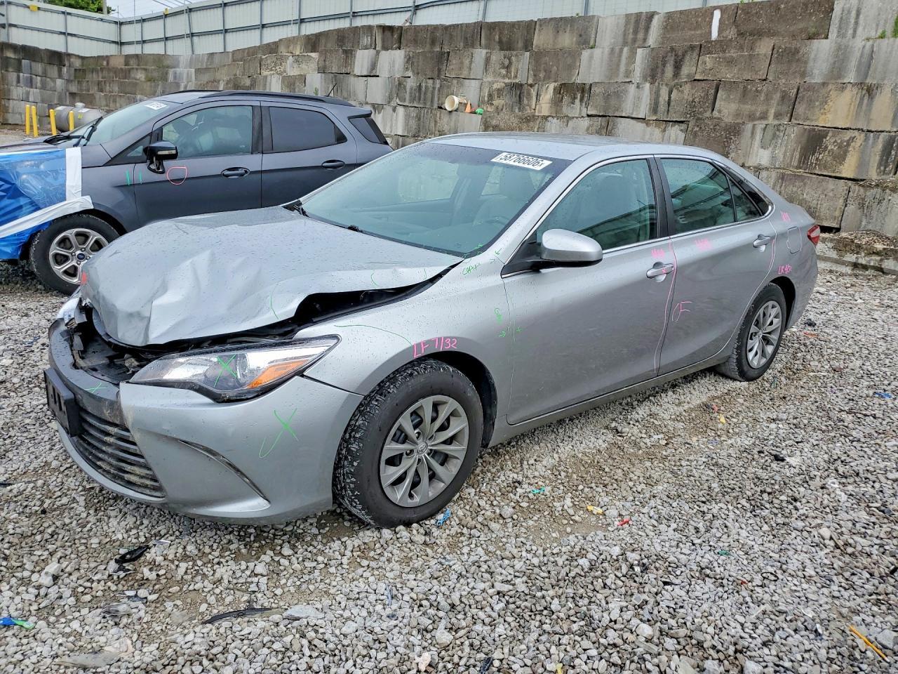 2016 TOYOTA CAMRY