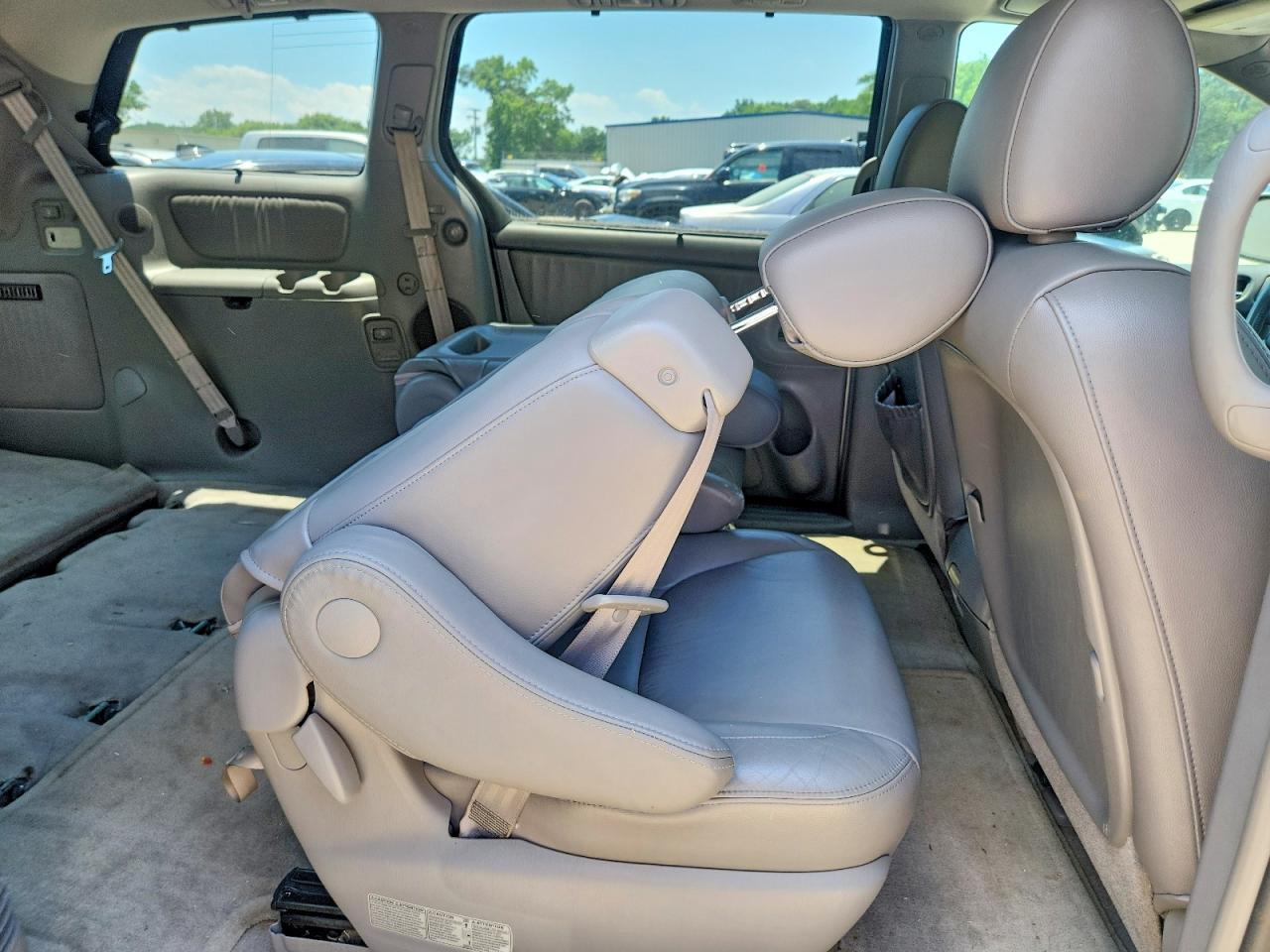 2006 TOYOTA SIENNA